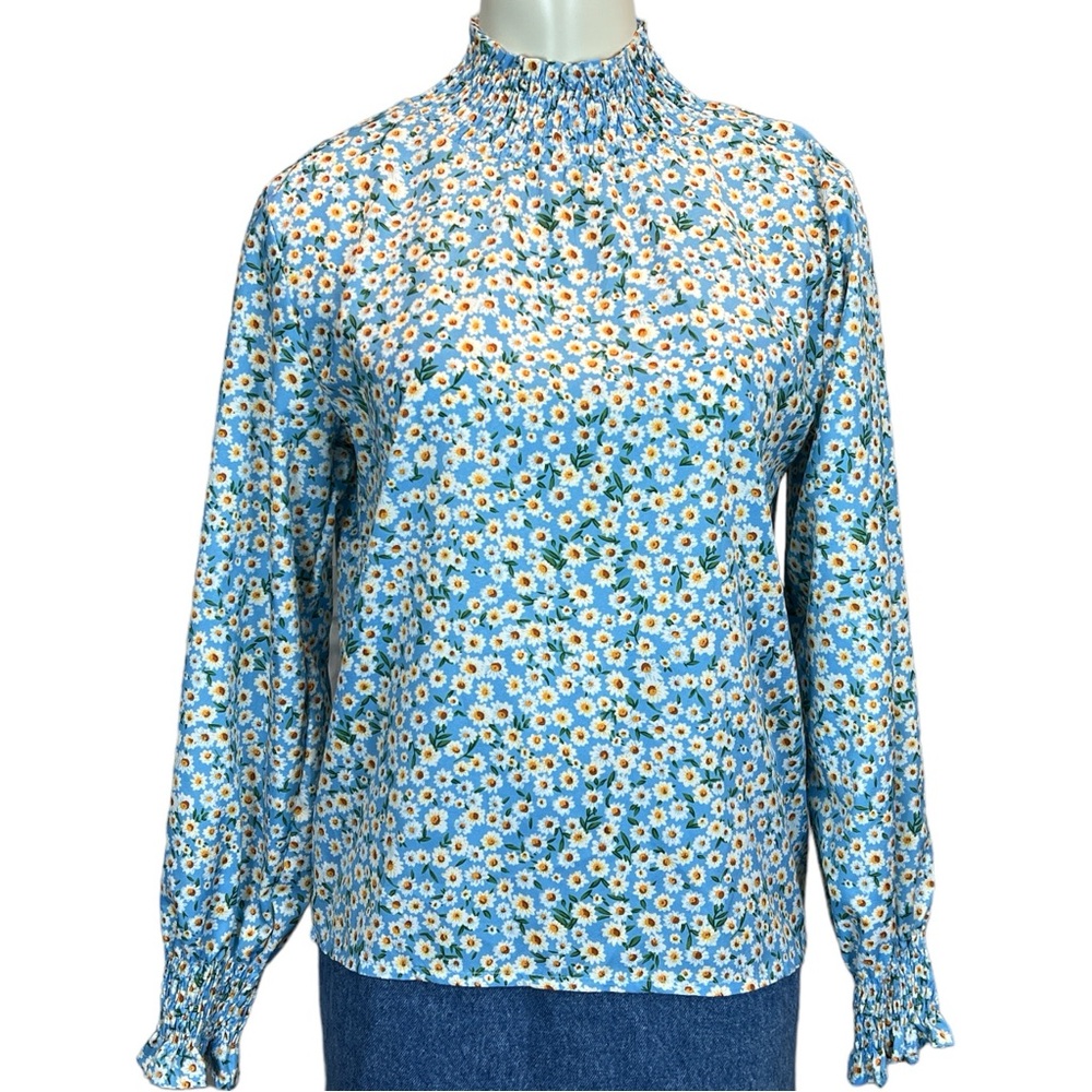 Ditsy Daisy Floral Blouse Sz XS Baby Blue Silky
